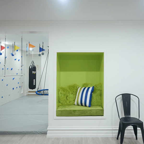 10 Modern Hangout Spaces for Teenagers - Smart Playrooms