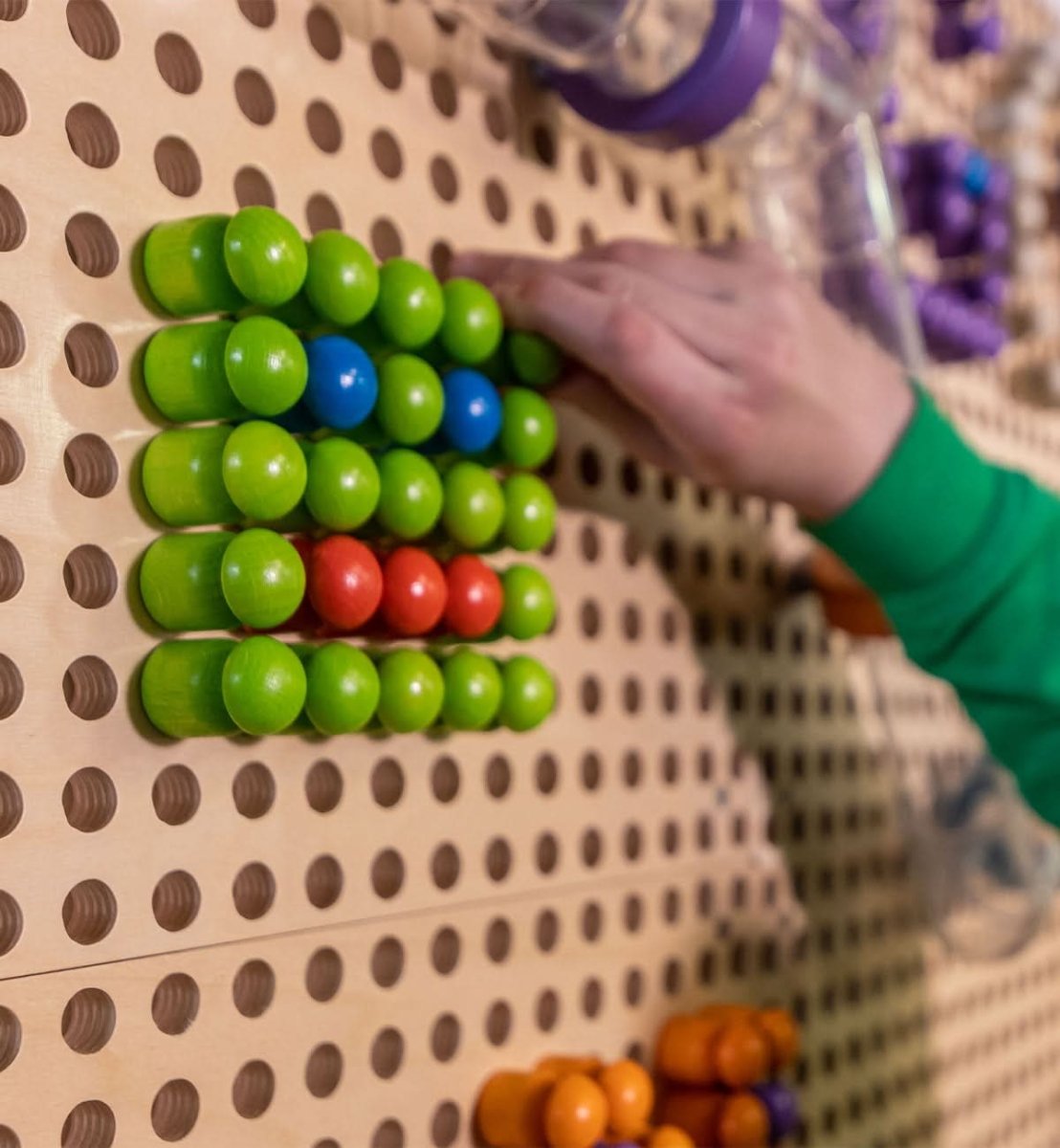 Picture Pegs Pegboard - Smart Playrooms